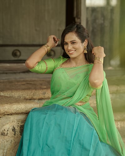 மல்லிகை மொட்டு... ரம்யா பாண்டியன்!