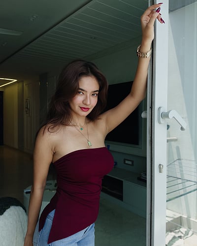 குங்குமப் பூவே... அனுஷ்கா சென்!