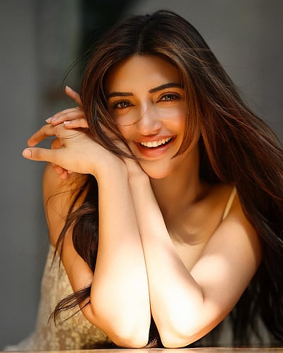 உன் சிரிப்பினில்... ஸ்ரீலீலா!