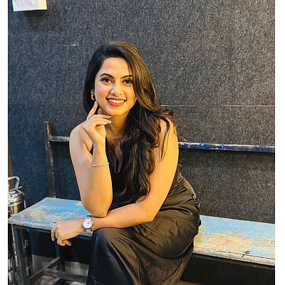 இரு வரிக் கவிதை... மதுமிதா!