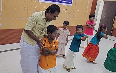 மாற்றுத்திறனாளிகளுக்கான பள்ளி ஆண்டு விழாவில் நடனமாடிய காஞ்சிபுரம் எம்எல்ஏ