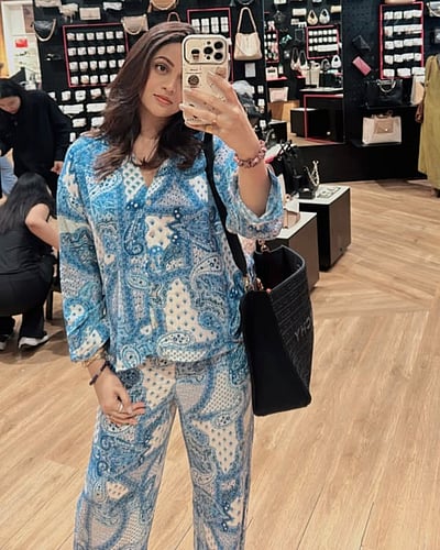 தன்னை ரசிப்பதும் அழகுதான்.. பாவனா!