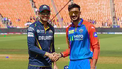 குஜராத் பந்துவீச்சு: தில்லி அணியில் ஜேக் பிரேசர் மெக்கர்க் நீக்கம்!