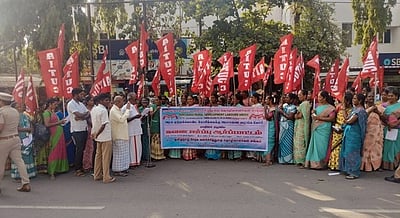 தமிழக ஊரக வளா்ச்சி சங்கத்தினா் ஆா்ப்பாட்டம்