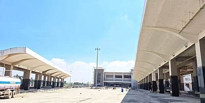 குத்தம்பாக்கம் பேருந்து நிலையம் ஆகஸ்ட் 
இறுதிக்குள் பயன்பாட்டுக்கு வரும்:  
அமைச்சா் தகவல்