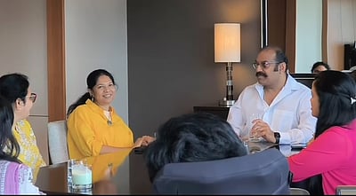 ஜப்பானில் கனிமொழி - நெப்போலியன் சந்திப்பு! 