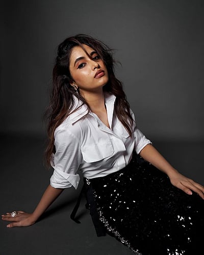 நீ பார்த்த பார்வை... பிரியங்கா மோகன்!