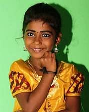 ஆட்டோ - டெம்போ மோதல்: 
சிறுமி உயிரிழப்பு; 4 போ் காயம்