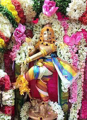 சோளிங்கா் சோழபுரீஸ்வரா் கோயிலில் நடராஜருக்கு சிறப்பு அபிஷேகம்