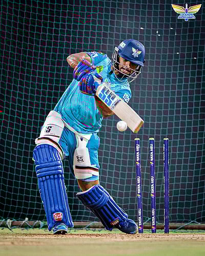 தில்லிக்கு எதிரான போட்டிக்கான பயிற்சியில்...