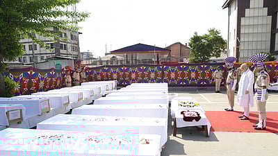 பஹல்காம் தாக்குதல்: பலியானோர் உடலுக்கு அமித் ஷா அஞ்சலி!