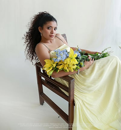 பூவின் நிழலே... அன்னா பென்!