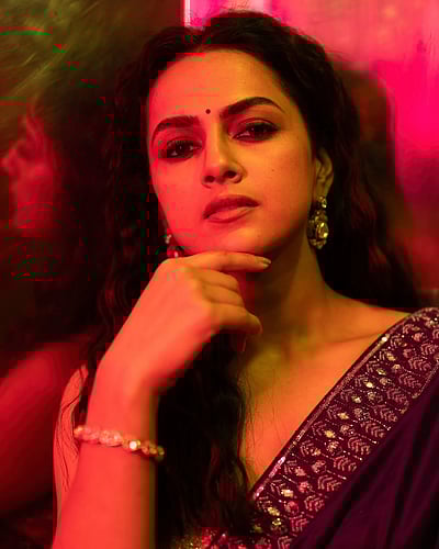 நெஞ்சாத்தியே... ஷ்ரத்தா ஸ்ரீநாத்!