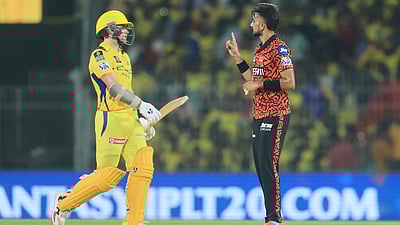 பந்துவீச்சில் அசத்திய ஹர்ஷல் படேல்; 154 ரன்களுக்கு ஆட்டமிழந்த சிஎஸ்கே!