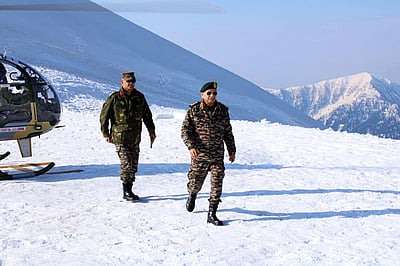 போர்ப் பதற்றம்: ஸ்ரீநகரில் ராணுவத் தளபதி முக்கிய ஆலோசனை!