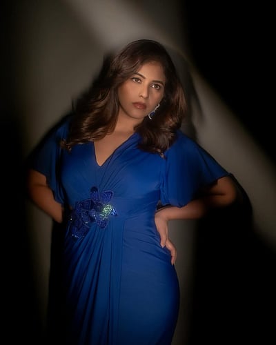 காதல் பார்வை... அஞ்சலி!