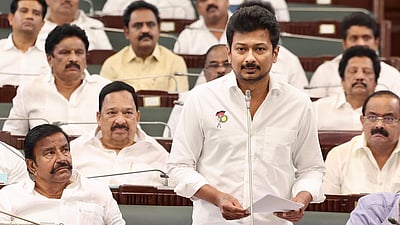 கடனை வசூலிப்பதில் கடுமை காட்டினால் சிறைத் தண்டனை:
மசோதா தாக்கல் 