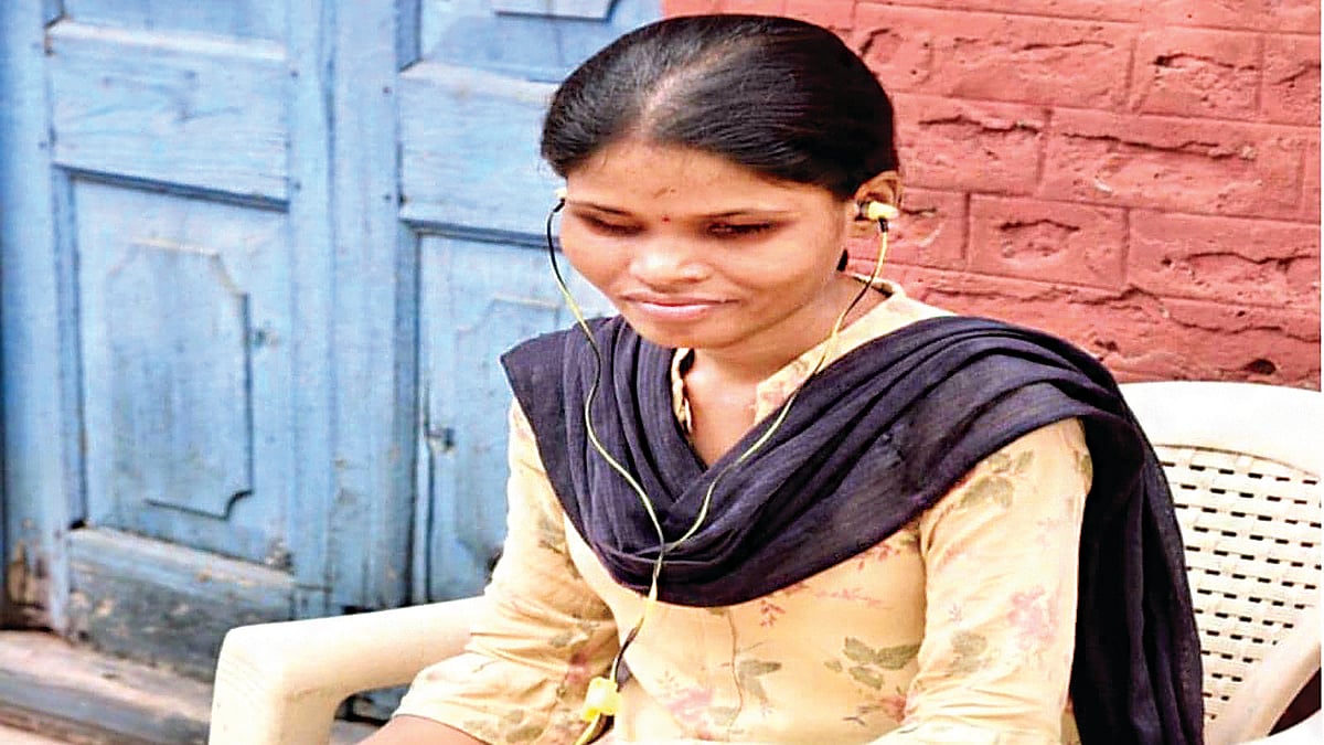 குப்பைத் தொட்டியிலிருந்து அரசுப் பணி...