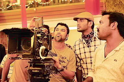 கைக்கு சிக்காத ஒளியின் சூட்சுமம்!