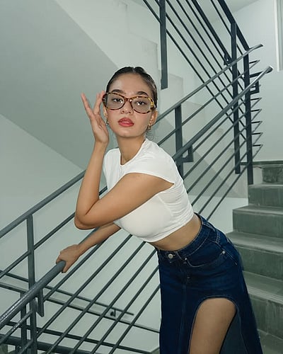 நித்தம் ஒரு வண்ணம்.. அனுஷ்கா சென்!