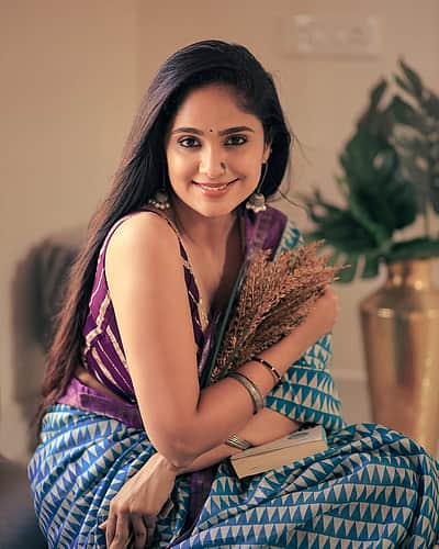 புன்னகை நேரம்... தேஜஸ்வி! 