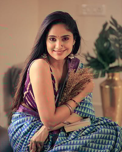 புன்னகை நேரம்... தேஜஸ்வி! 