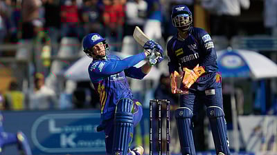 ரிக்கல்டான், சூர்யகுமார் அரைசதம் விளாசல்; லக்னௌவுக்கு 216 ரன்கள் இலக்கு!