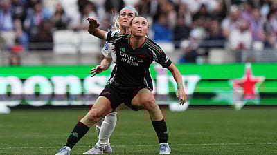 இறுதிக்கு முன்னேறியது ஆா்செனல்