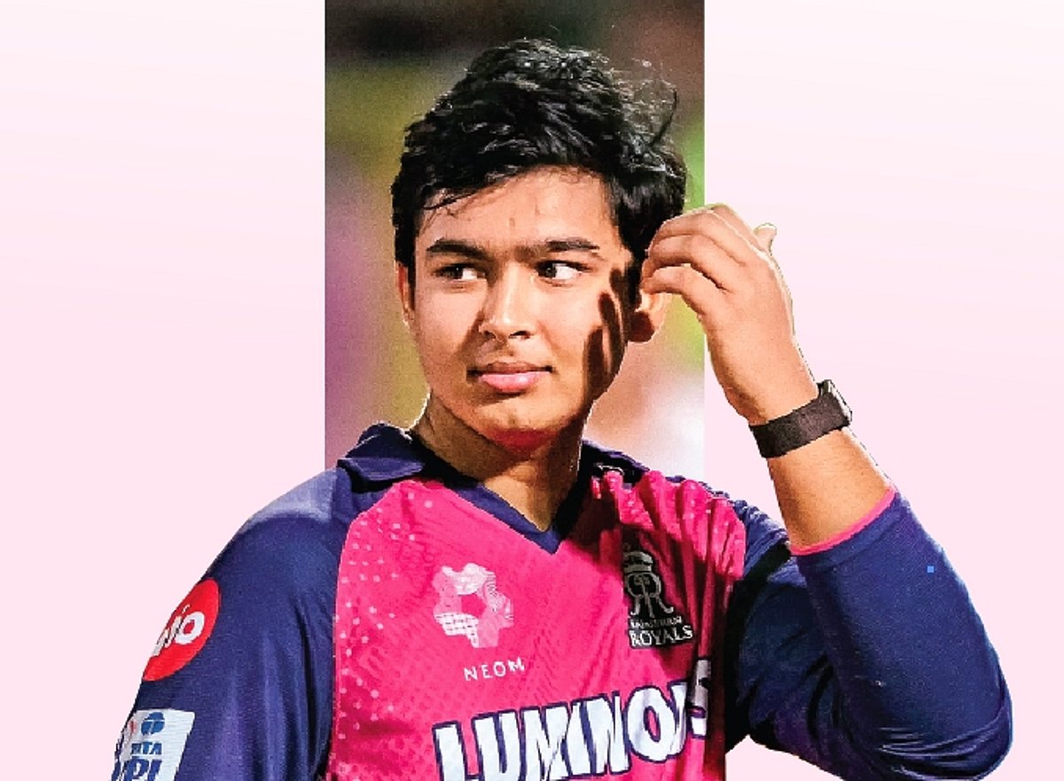 சூா்யவன்ஷி: ஜெய்பூரில் கரை கடந்த சூறாவளி!