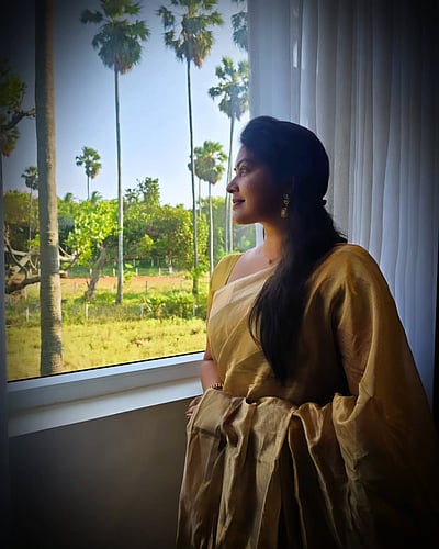 சேலை ராணி... ரச்சிதா மகாலட்சுமி!