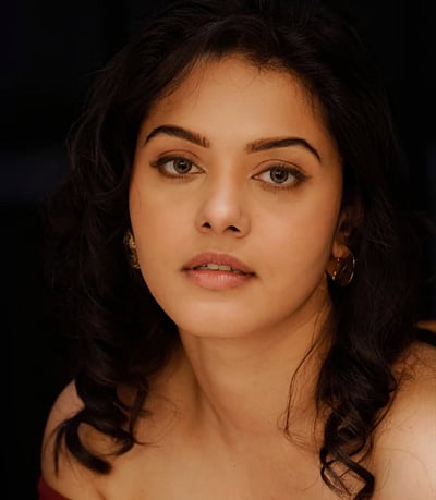 சிவப்பின் புரட்சி... ஸ்வாதிஷ்டா கிருஷ்ணன்!