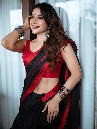 இதயத் துடிப்பு... சாக்‌ஷி அகர்வால்!