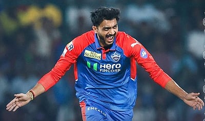 கொல்கத்தாவுக்கு எதிராக தில்லி கேபிடல்ஸ் பந்துவீச்சு!