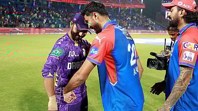 கொல்கத்தா - தில்லி போட்டி: கேப்டன்கள் ரஹானே, அக்‌ஷர் பட்டேல் காயம்!  