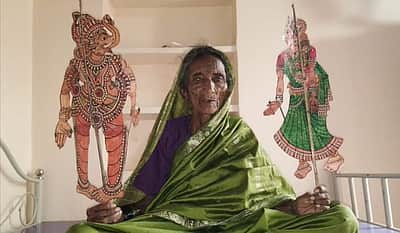 காலில் சாதாரண செருப்பு.. தள்ளாடியபடி வந்த பீமவ்வா! இவருக்காக நெறிமுறையை மீறிய முர்மு!