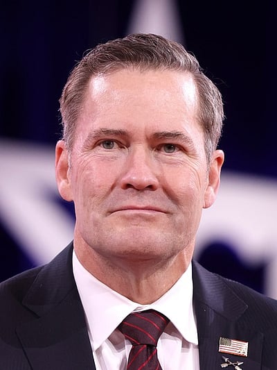 அமெரிக்க பாதுகாப்பு  ஆலோசகா் நீக்கம்