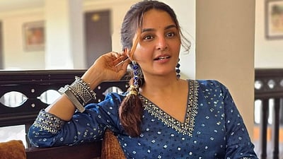 மஞ்சு வாரியரிடம் தவறாக நடந்துகொண்ட ரசிகர்கள்? வைரலாகும் விடியோ!