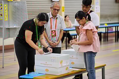 சிங்கப்பூர் பொதுத்தேர்தல்: வாக்குப்பதிவு முடிந்தது - இன்றே முடிவுகள் வெளியாகலாம்!