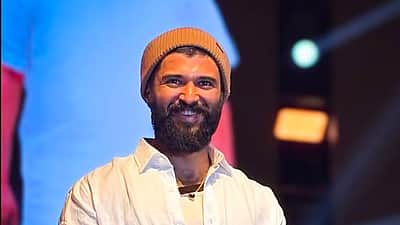 ரெட்ரோ விழாவில் அவதூறு பேச்சு?  நடிகர் விஜய் தேவரகொண்டா விளக்கம்!