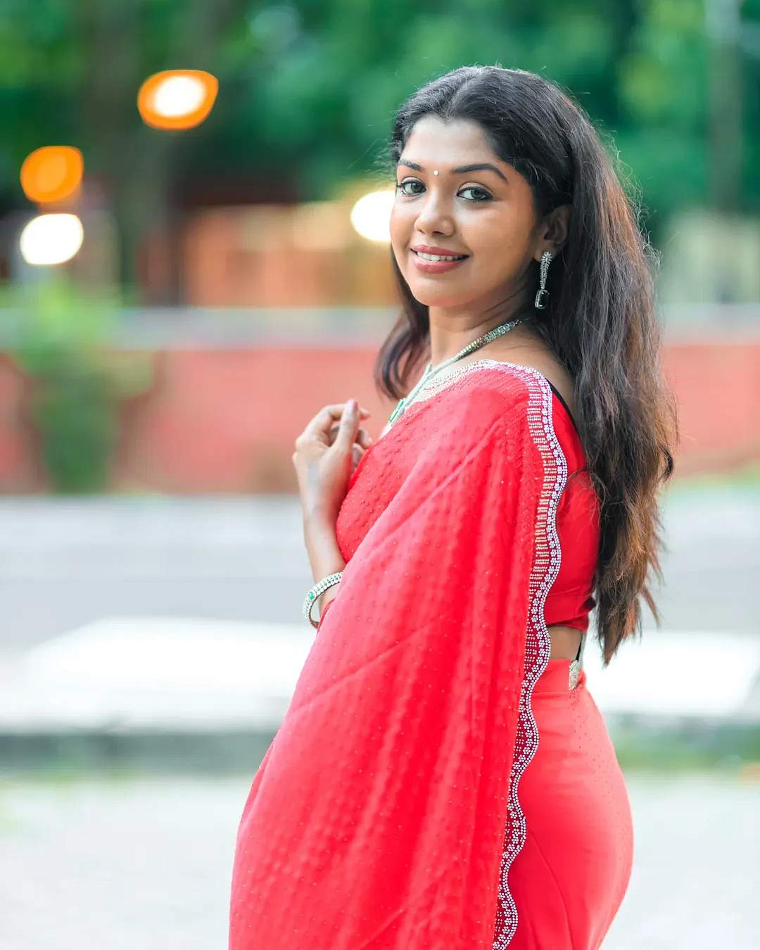 செஞ்சந்தனம்... ரித்விகா!