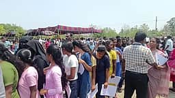 இன்று நீட் தோ்வு: புதுச்சேரியில் தோ்வா்களுக்கு கடும் கட்டுப்பாடுகள்