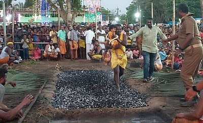 தங்க மாரியம்மன் கோயிலில் தீமிதி உற்சவம்