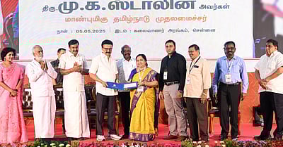 5 எழுத்தாளர்களின் நூல்கள் நாட்டுடைமை! நூலுரிமைத் தொகையை வழங்கினார் முதல்வர்!