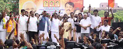 பிரதமா் மோடிக்கு தமிழக மக்கள்
உறுதுணையாக இருக்க வேண்டும்: 
நயினாா் நாகேந்திரன்