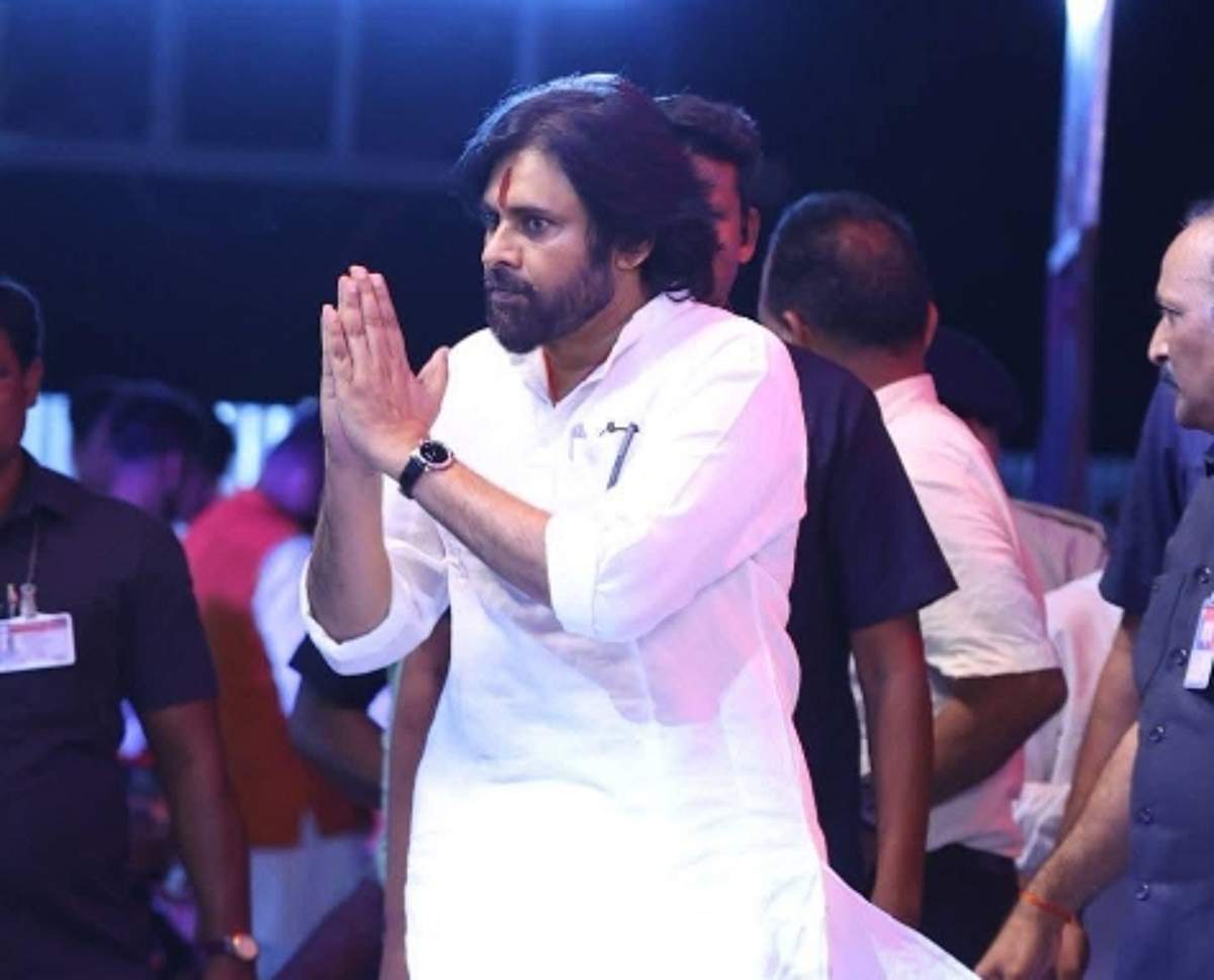 பவன் கல்யாண் வரவிருந்த விமானத்தில் கோளாறு !