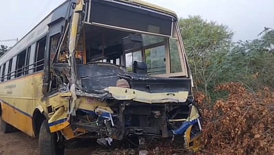 காரைக்குடியில் அரசுப் பேருந்து-பால் வாகனம் மோதல்: 3 பேர் பலி!
