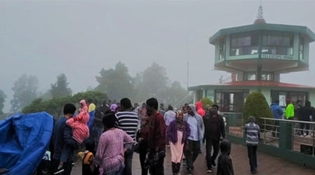 தொடர் கனமழை: நீலகிரியில் சுற்றுலாத் தலங்கள் மூடல்!