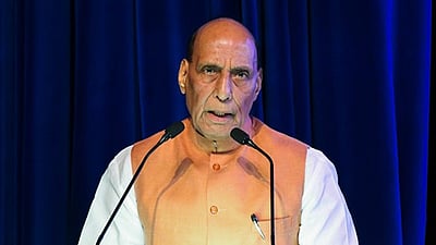 ஆபரேஷன் சிந்தூர்: முப்படை தளபதிகளுடன் ராஜ்நாத் சிங் ஆலோசனை!