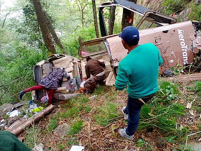 உத்தரகாசியில் ஹெலிகாப்டர் விபத்து: 5 பேர் பலி!