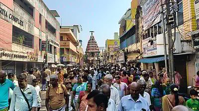 வீரராகவ பெருமாள் கோயில் சித்திரை பிரம்மோற்சவத்தை முன்னிட்டு நடைபெற்ற தேரோட்டம்!